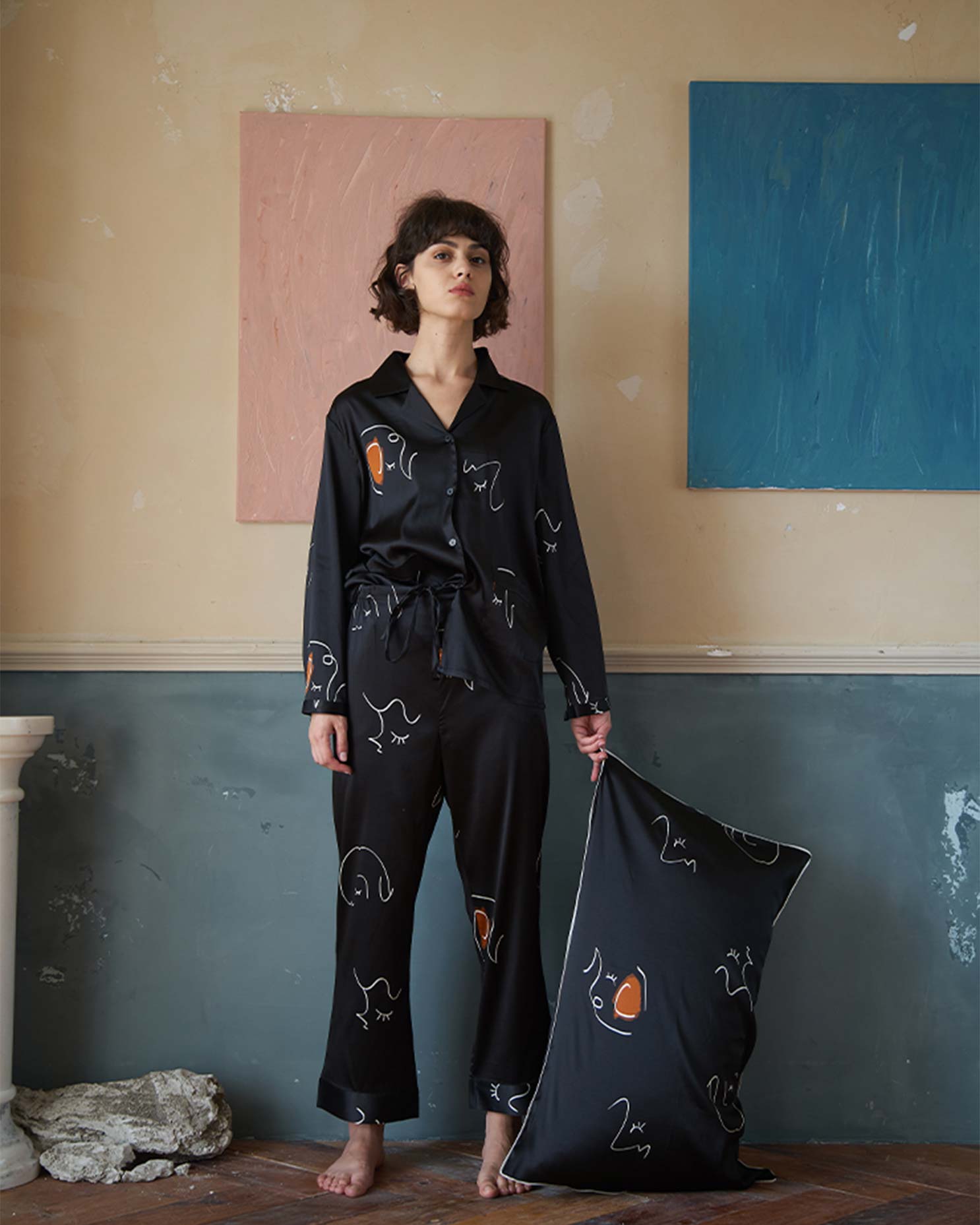 The Dream Long Silk Pajamas Set in Black